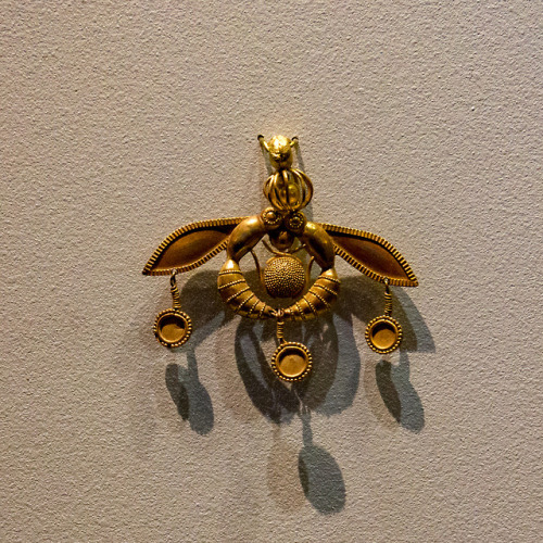 The bees in gold. Bee pendant, found on Crete, Museum Heraklion, 2018.