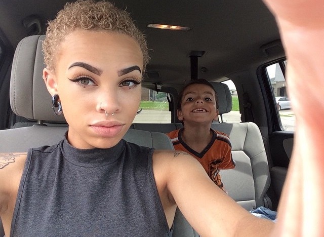 aaashleylove:  Heading to Louisville with the fam.