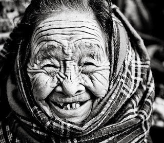 anythingbeforebros:  In honor of elderly women everywhere. (source) 