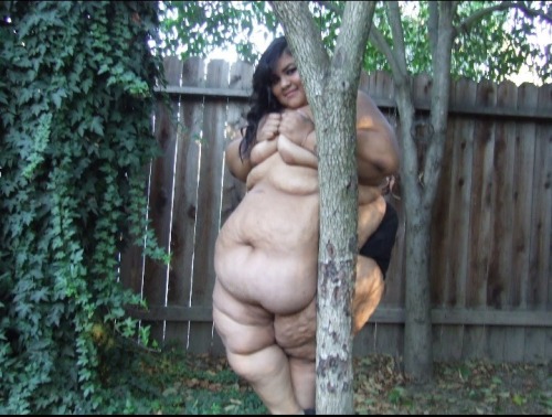 kiddnplay33:  mcflyver:  Stacia. Unf.   She could sit on my face any day