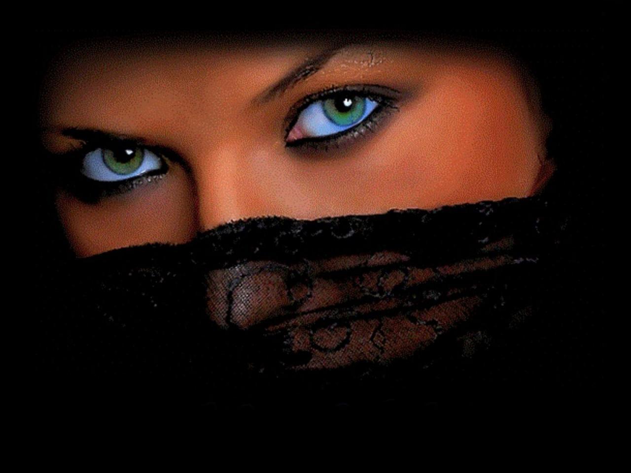 Women with mysterious eyes