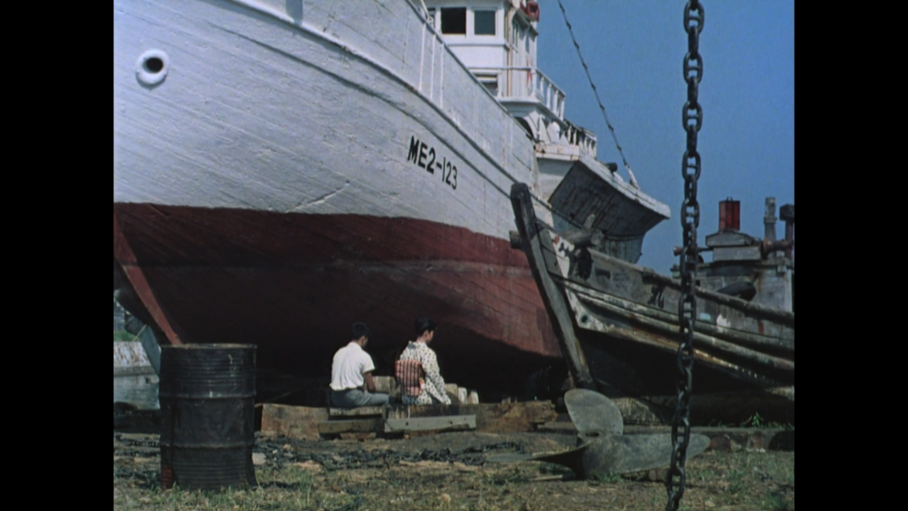 Floating Weeds. Yasujirō Ozu. 1959 #floating weeds#yasujiro ozu#50s#japanese movie#japan#composition#painting#cinematography#kazuo miyagawa#cinema#films#movies#art