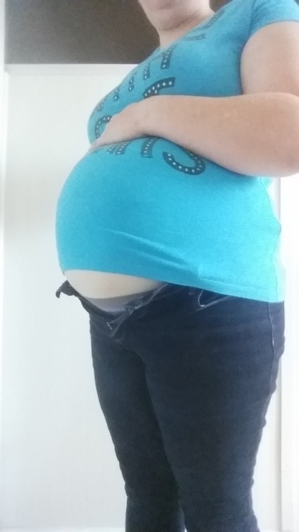 cadiepreggobelly:Here it is, the “bumpdate” you’ve all been waiting for. I am fake pregnant again! 19 weeks with a little boy. So excited to meet him in December!