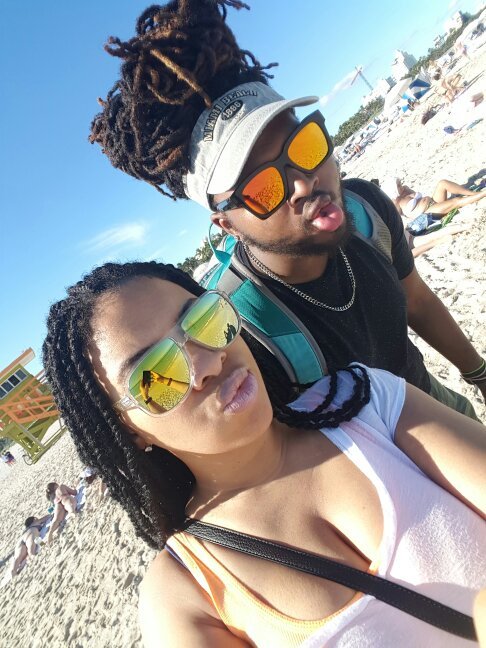 imthatguyfromearth:  Mom and mea at the beacha