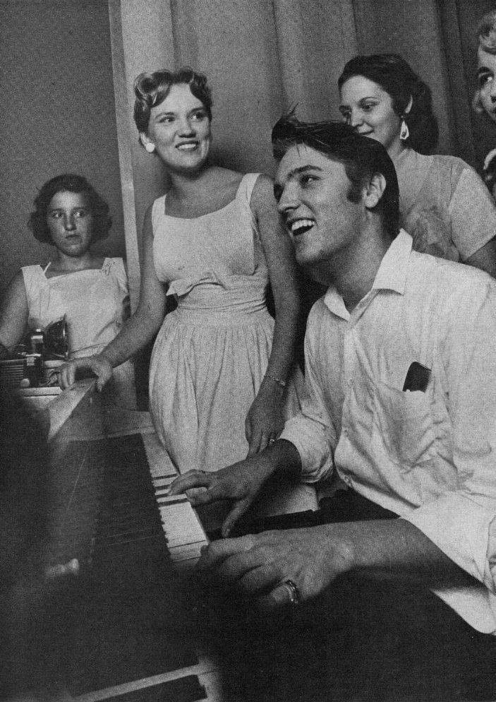 ilovetheking-elvispresley:  He makes my life complete ❤️