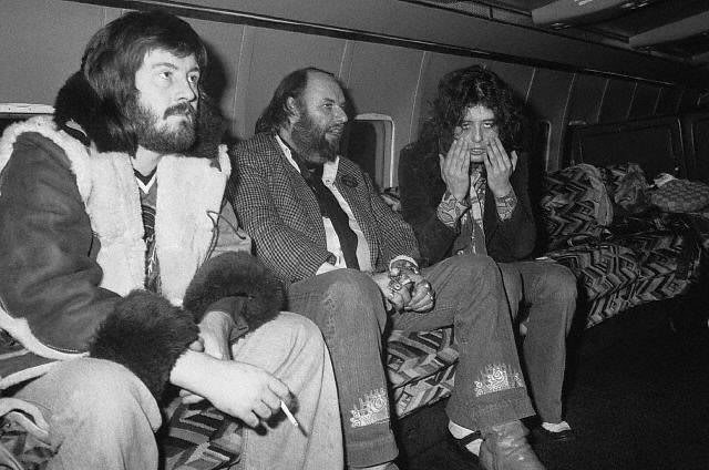 ledzeppelinoutonthetiles:  Led Zeppelin - The Starship The Starship,” as the former