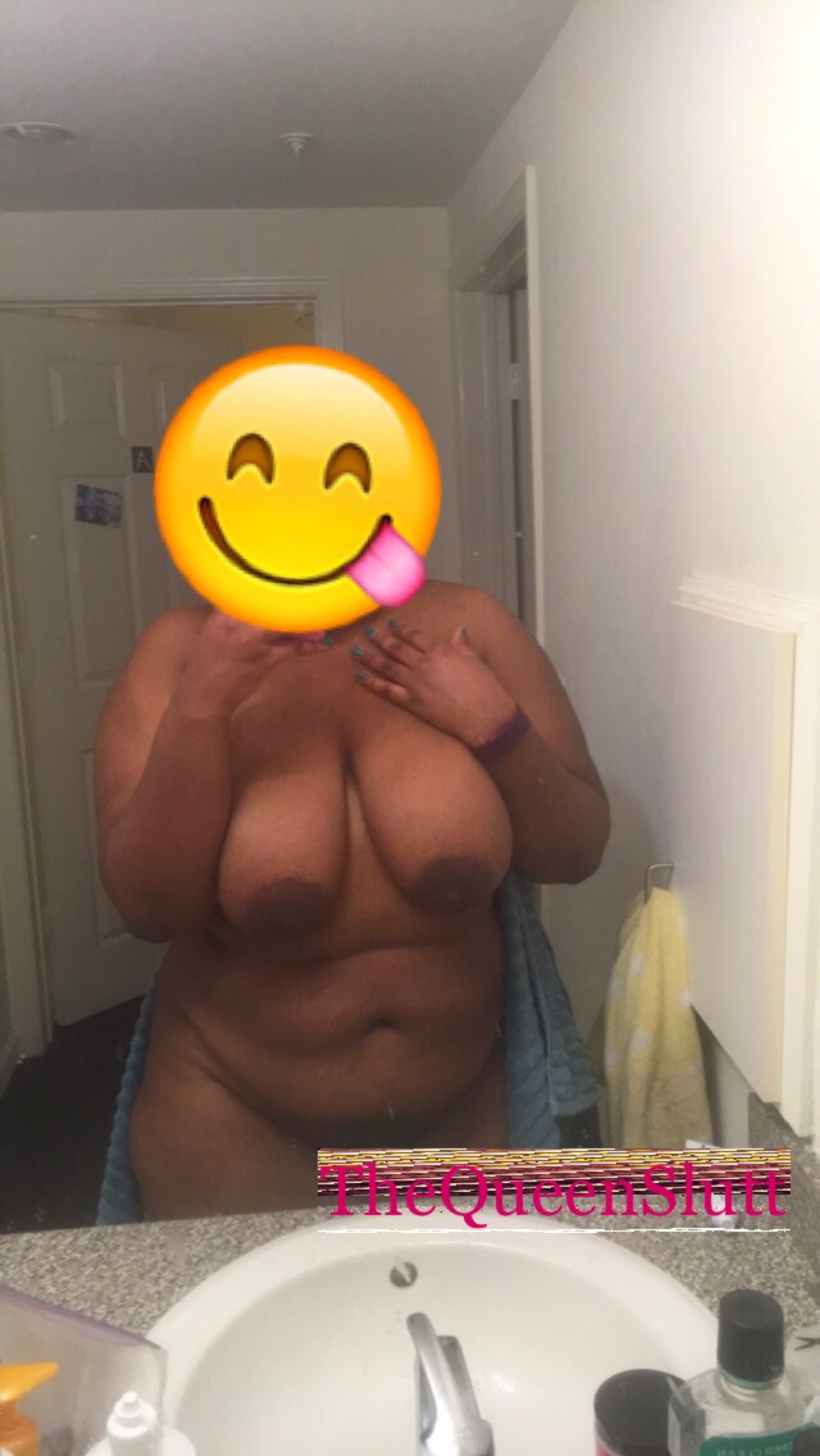 thequeenslutt:  I was feeling cute earlier…now if I could just get rid of this