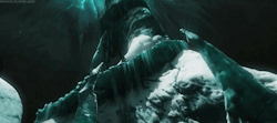 aloreia:    Warcraft 3 Cinematic Trailer - The Frozen Throne Outro   
