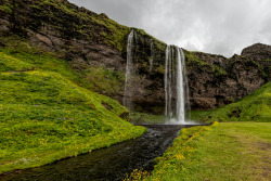 Ratzerart:     Seljalandsfoss: Erneut Der Bekannte Wasserfall Seljalandsfoss Im Süden