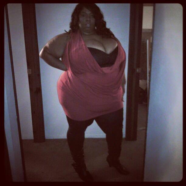 sextastical:  dgawd:  phlem-phlam:  iHateMondays   I would love to stuff her  Wow..