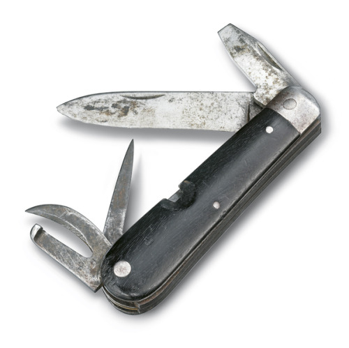 Victorinox, the first soldier’s knife of the Swiss Army, 1891. The first Swiss officer’s knife, 1897