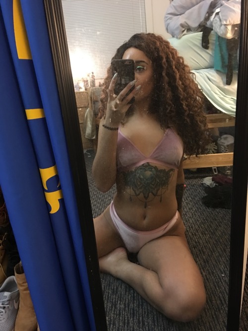 piercednipples:  bitchyminaj:I’ve gained nine pounds; trying to be okay with it. Also just wanna be there for @piercednipples. Well, thank you! Please try and stop fretting about nine pounds or whatever is, because you look absolutely amazing. 