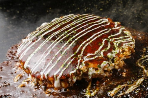 atmeal012:Okonomiyaki（お好み焼き）Okonomiyaki is a Japanese-style pancake made from egg, flour and water w