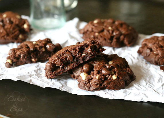 do-not-touch-my-food:  Death By Chocolate Chip Cookies