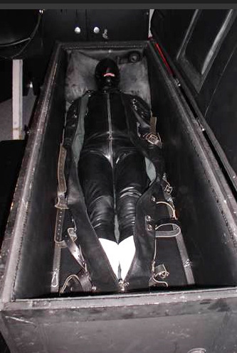 winnipeg-gurl69:love to be right now in that box .first securely bondage then laced securely into th