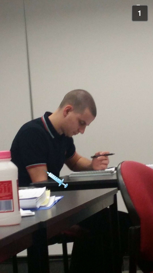 captincannabiscrunch:When someone catches you shooting meth in class. Shaved head