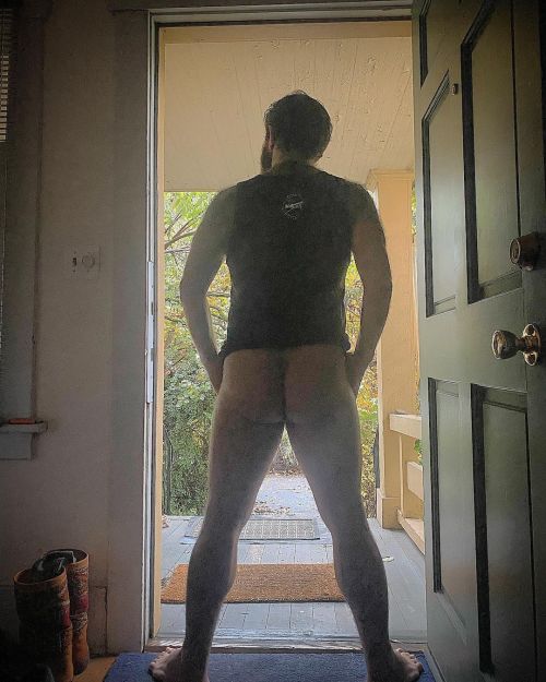 lovemusicnudefreedom:My butt says hey!https://www.instagram.com/p/CVyxWWsP-YF/?utm_medium=tumblr Dan