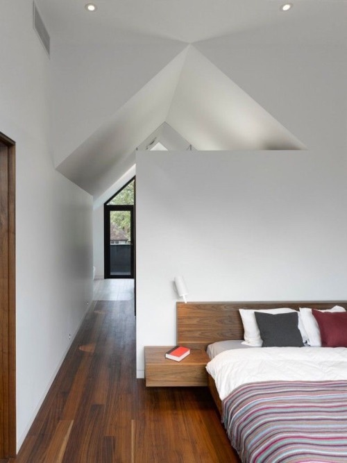 fineinteriors:Moore Park Residence, Toronto by Drew Mandel Architects.