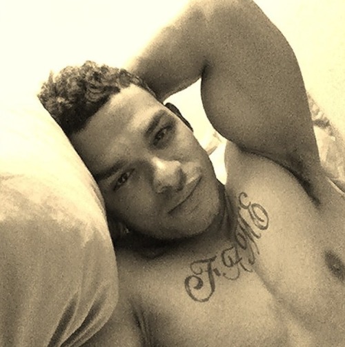 sexiassdude:  dyedclothes:  morning.  SEXY ;]