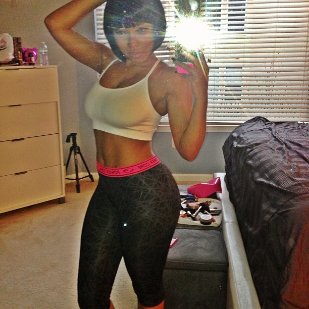 simplysheneka:  Headed to do some cardio! (Excuse my makeup mess and camera stand