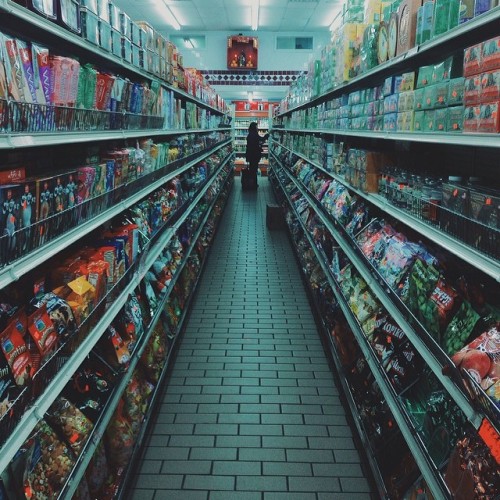 visualsbyd0m: Chinese bodega lurkin’