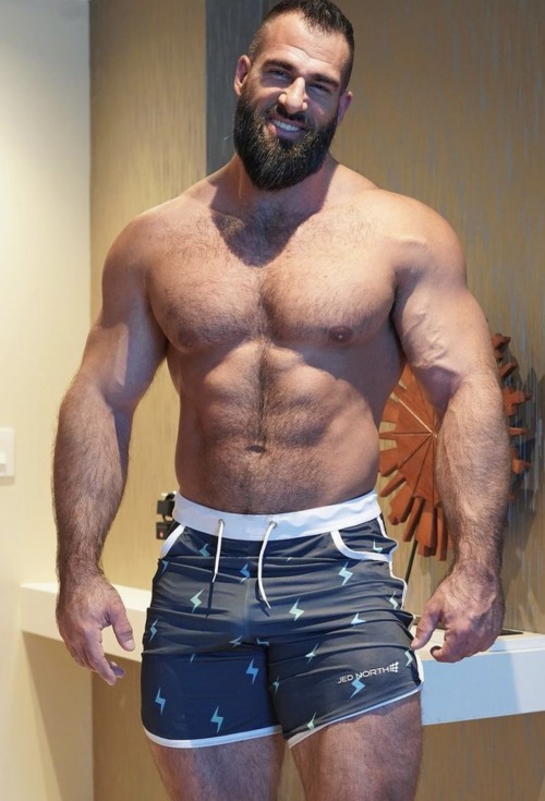 XXX elnerdo19:Hairy Gentle Giant, Nick Pulos photo