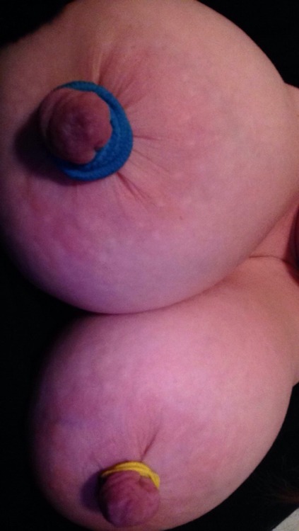 needingtogrow:  Okay so everyoneâ€™s been asking me what my secret is to such huge areolas. Well; here it is. I tie a rubber band around them at night. This gets a bunch of blood to flow to the area or make them swell idk  but it makes them really puffy.