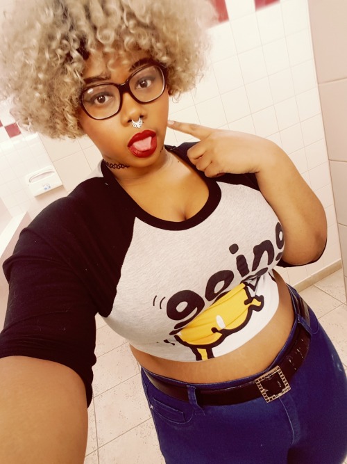 afatblackfairy:Took more selfies today before class