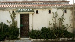 ma3leesh:Houses next to the sea  