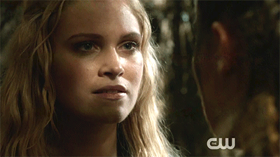 commander-heda-lexa:She’s so mad but she still can’t help but throw a quick glance