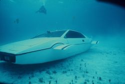 fullthrottleauto:  Lotus Esprit Submarine