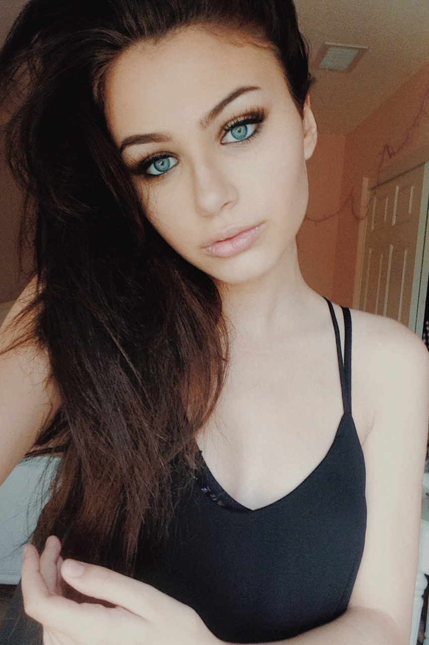 katherimjob:  bout to go get hella food 