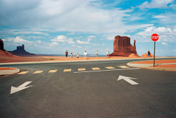 nitramar:  Monument Valley. Photo by Simon Nicoloso. Via Open Doors Gallery. 