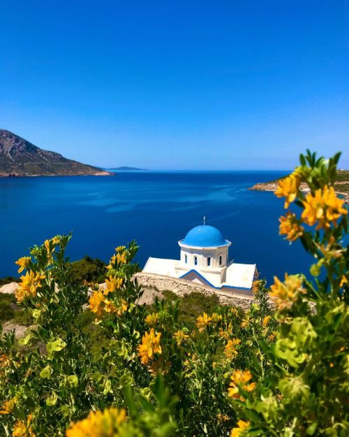 gemsofgreece: Springtime in Fourni Korseón, Greece. Photo by @konstantinos_mark7 on Instagram.