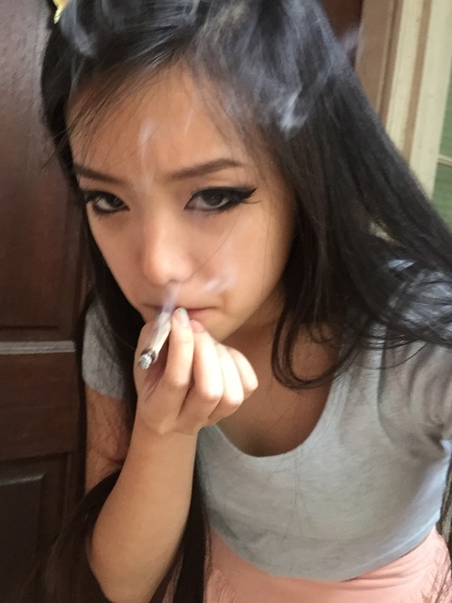 vietnamemes:  please make this my most reblogged selfies