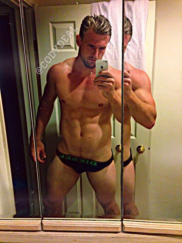 jboys20:  Where are his nudes or videos? Someone link me to them. Thanks 😘  Follow