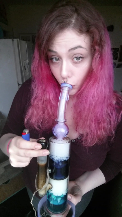 weed-breath: Some screenshots from a video I just took  Love this blue and purple water