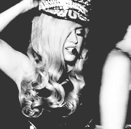 joanga:  http://fuckyeahbestgaga.tumblr.com/post/49021834512