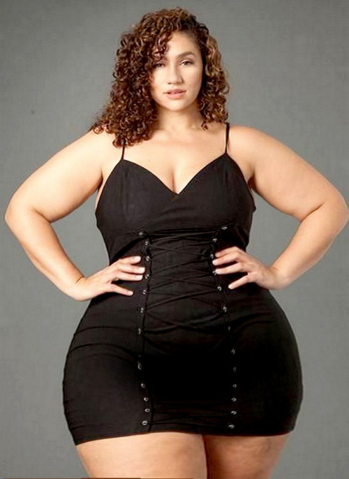 neptitudeplus:  Erica’s disappointed: 90 pounds heavier, each thigh bigger than her waist when she started modeling, but still no belly! (erica_lauren via deviantart.com)