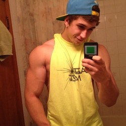 menwithcams:  Damn he is huge!!!