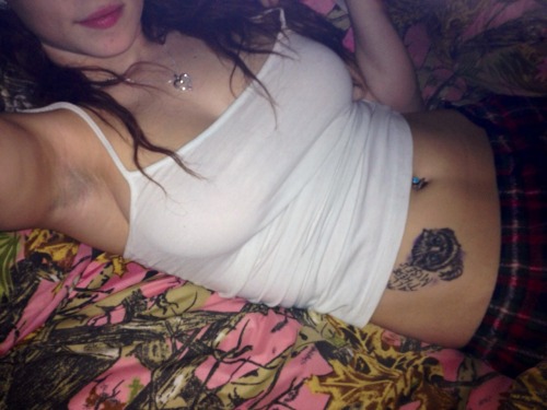 Porn iambettymay:  Bored in bed so here’s some photos