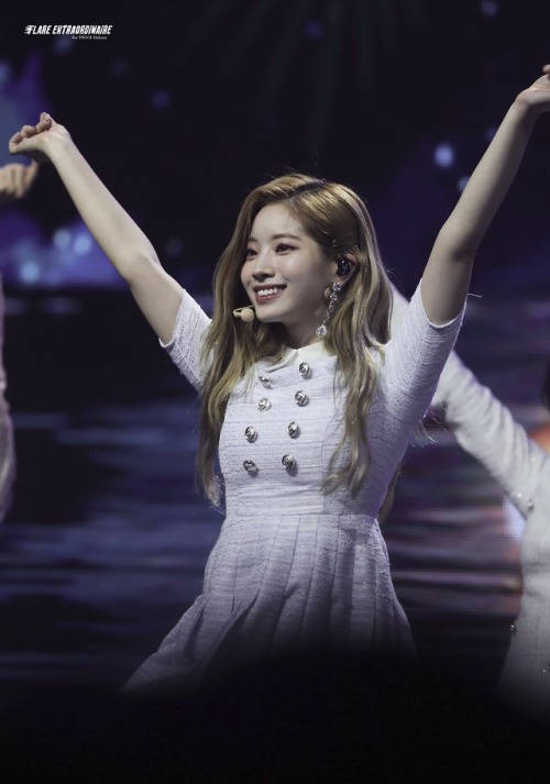 fyeah-kimdahyun: © flare extraordinaire | Do not edit. Very sexxxyyyyy hottttttt