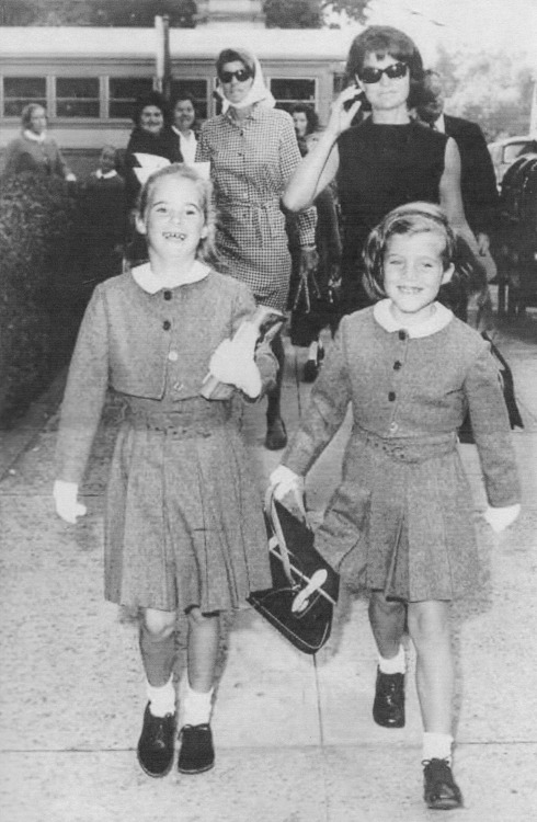 thosekennedys:Jackie Kennedy taking daughter Caroline Kennedy and niece Sydney Lawford to school at 