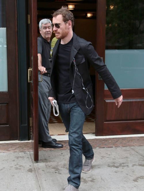 Sex starringroles:  Michael Fassbender candids pictures