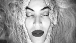 babycambridgesus-deactivated201:  Rock it ‘til waterfalls 