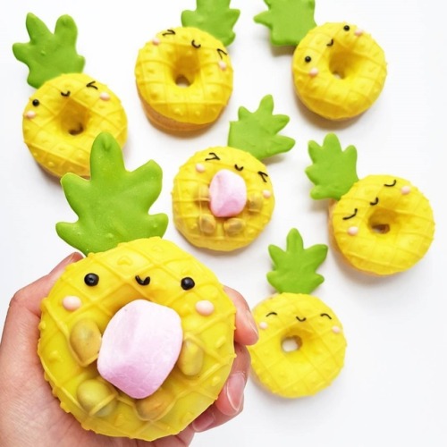 sosuperawesome:  Vickie Liu on InstagramFollow So Super Awesome on Instagram 
