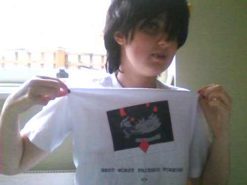 ask-irl-titanmommy-hanji: SO GAMZEE GAVE ME THIS DUMB SHIRT TO WEAR AROUND WITH HIM BECAUSE APPARENT