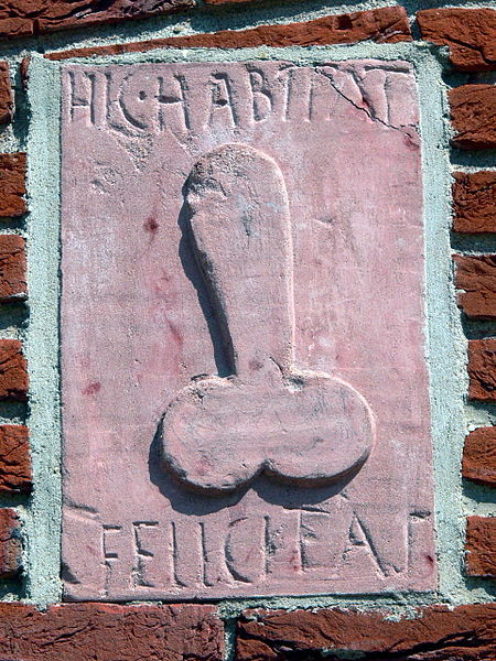 Message from Pompeii“Hic habitat felicitas”, Here lives happiness. An apotropaic relief 
