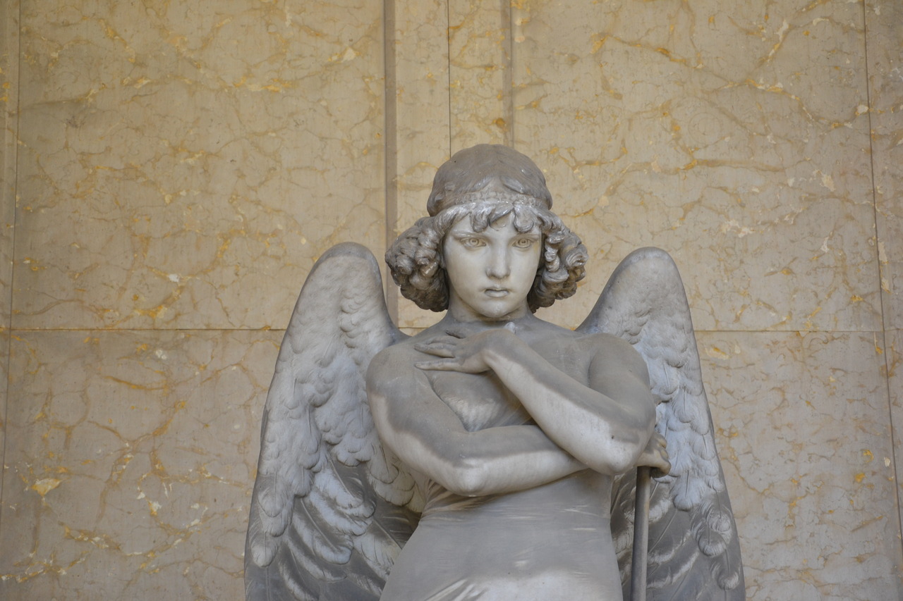 taschenbier:  Mein Engel gefunden in  Genua Friedhof