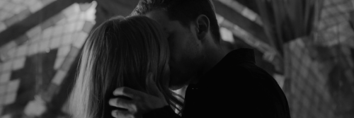 clace first kiss 1x07credit to @lightwoodsxz